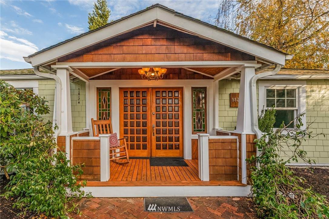 9822 44th Avenue - Photo 1