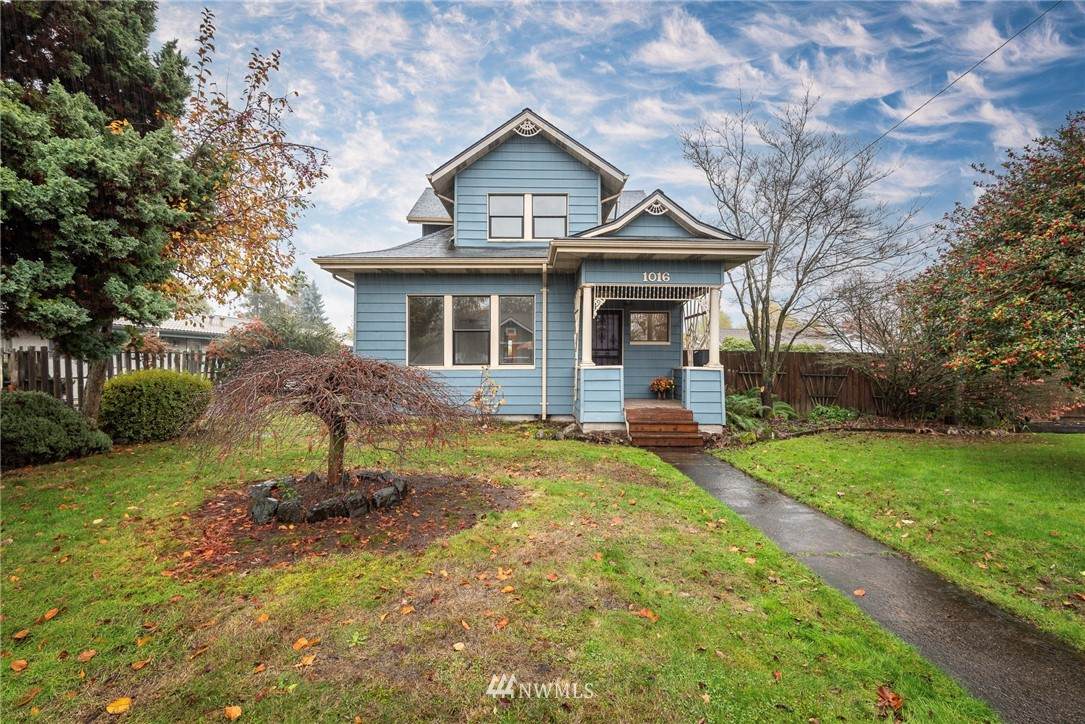 1016 Pioneer Avenue - Photo 1