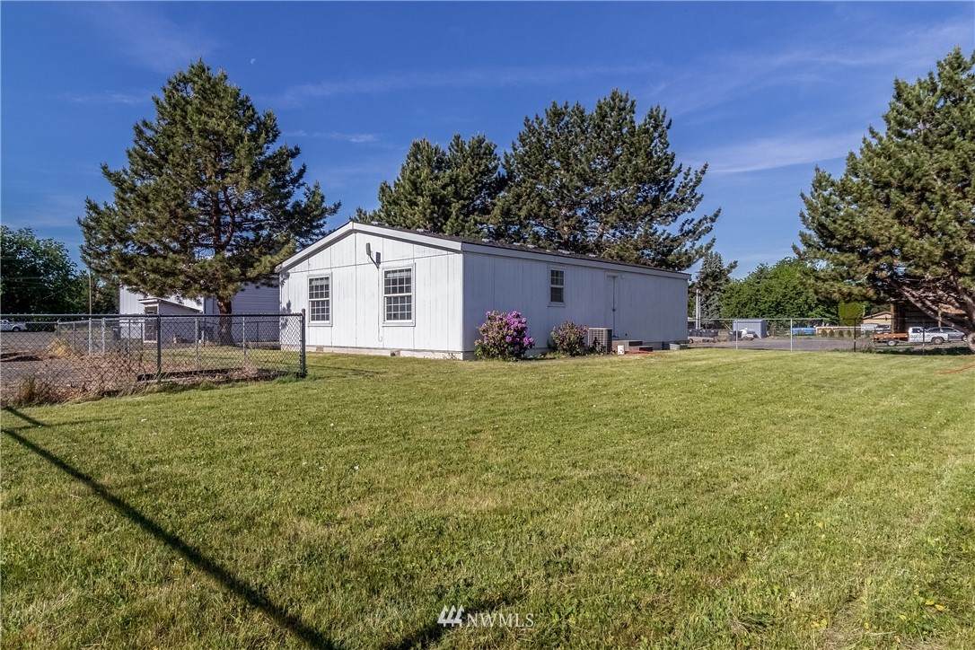 617 Preston - Photo 1