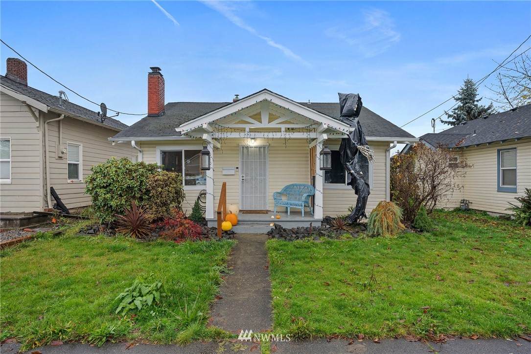 910 Tower Avenue - Photo 1