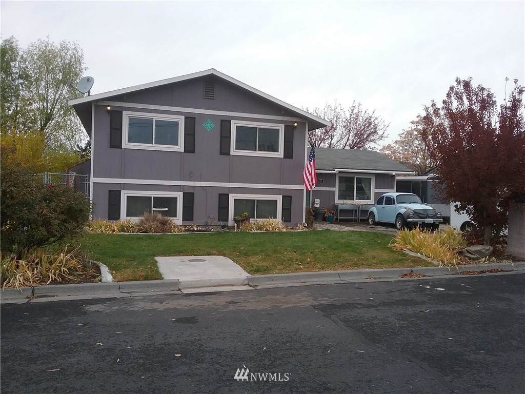 213 Nob Hill Drive - Photo 1