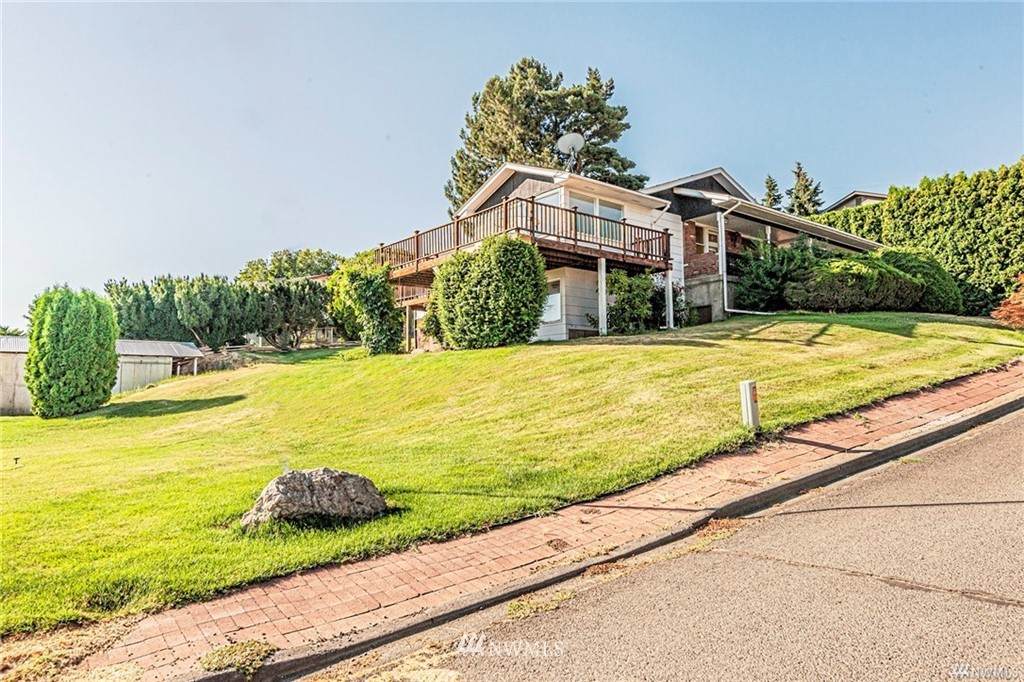 219 Locust Avenue - Photo 1