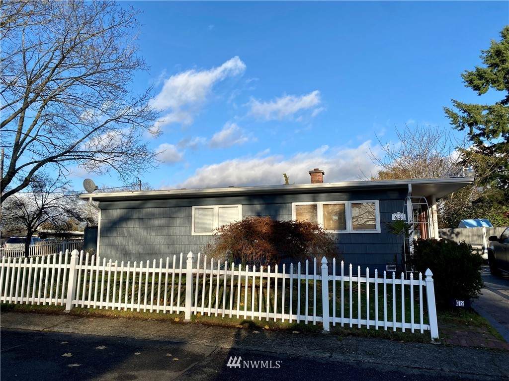 612 Ferndale Avenue - Photo 1