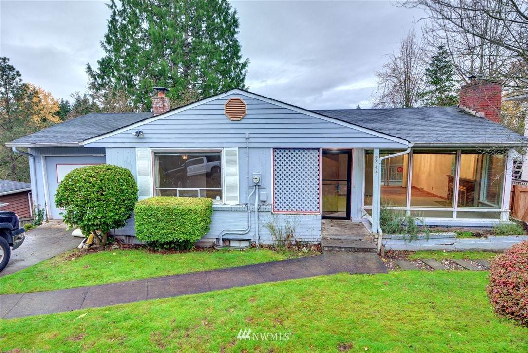9544 44th Avenue - Photo 1