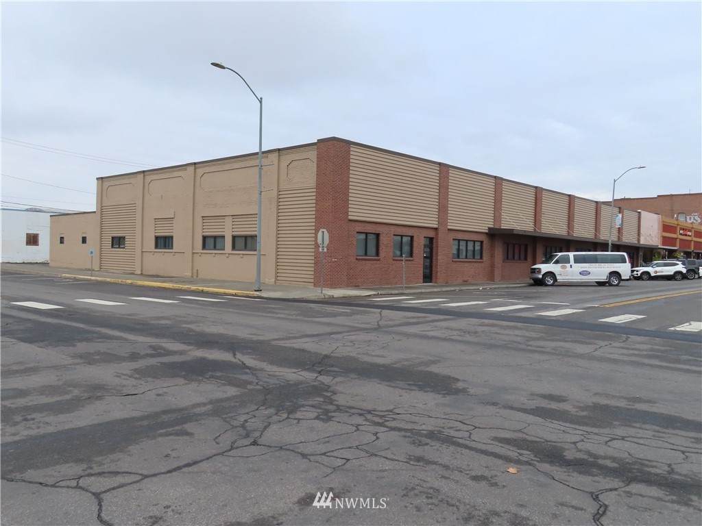 122 4th Avenue - Photo 1