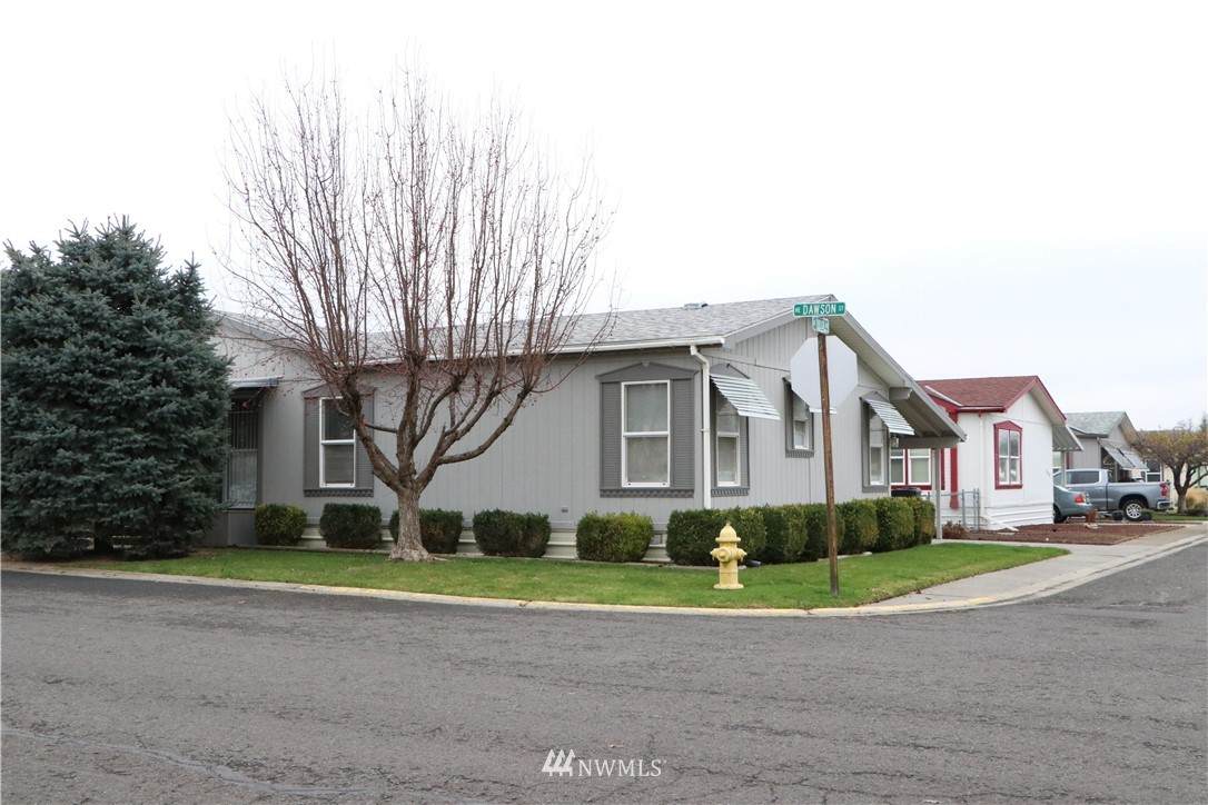 544 Villa Avenue - Photo 1