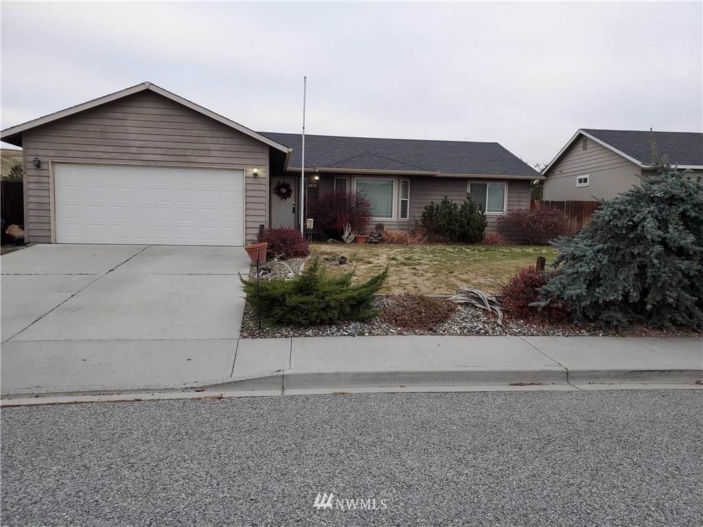 2530 Aviation Dr - Photo 1