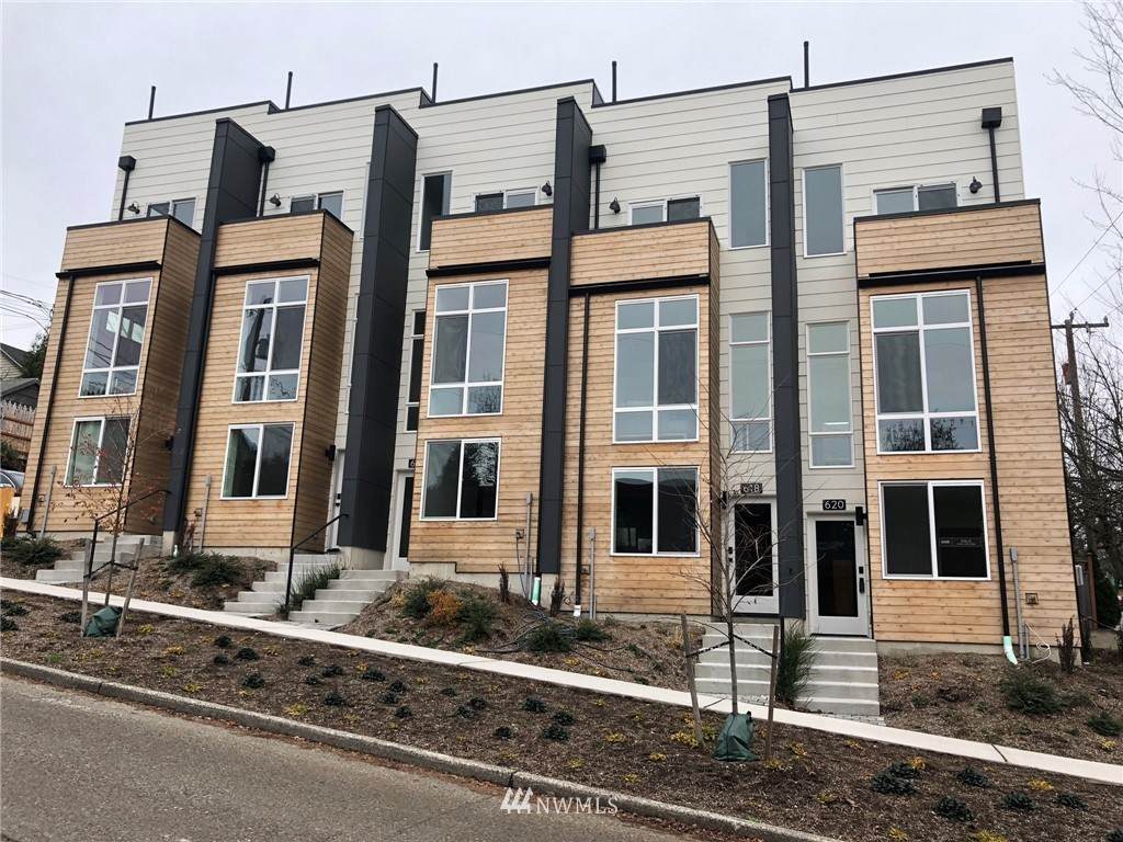 620 41st Street - Photo 1