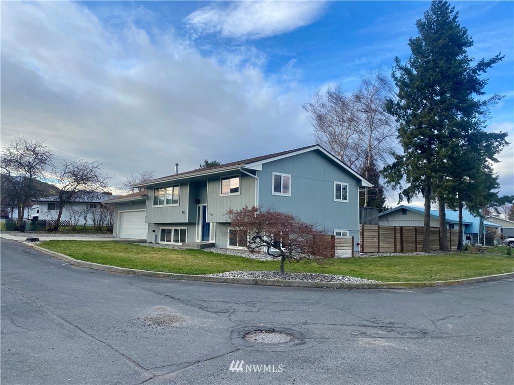 102 Silver Drive - Photo 1