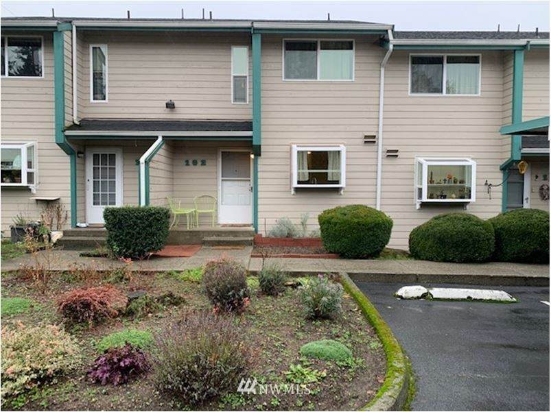 702 5th Street - Photo 1