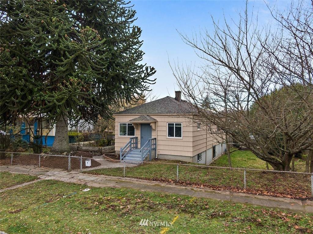 2108 Alaska Street - Photo 1