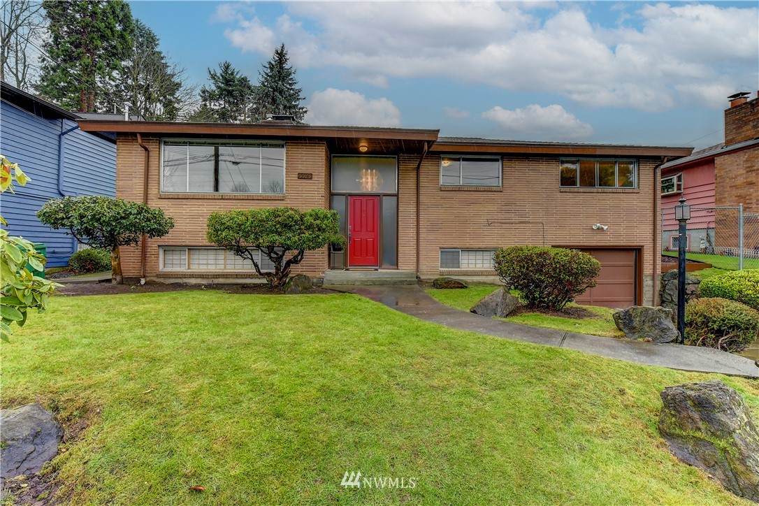 5523 26th Avenue - Photo 1