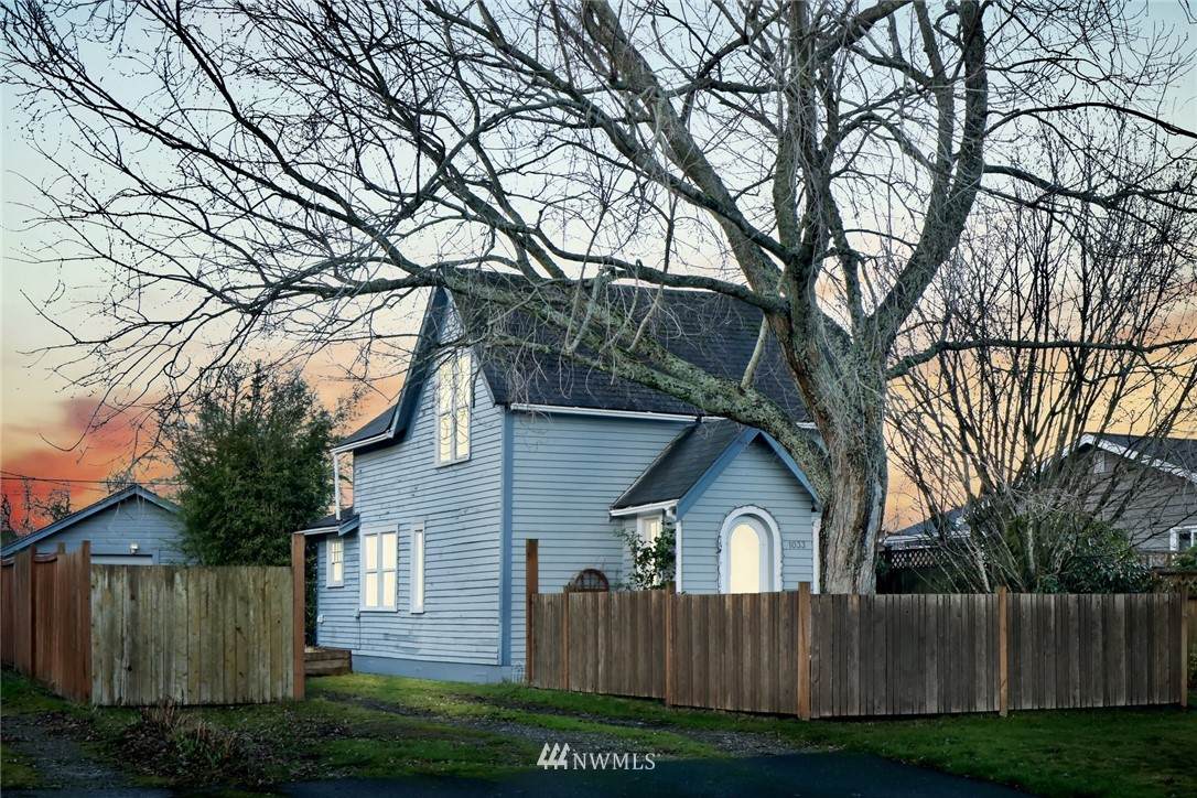 1033 4th Street - Photo 1