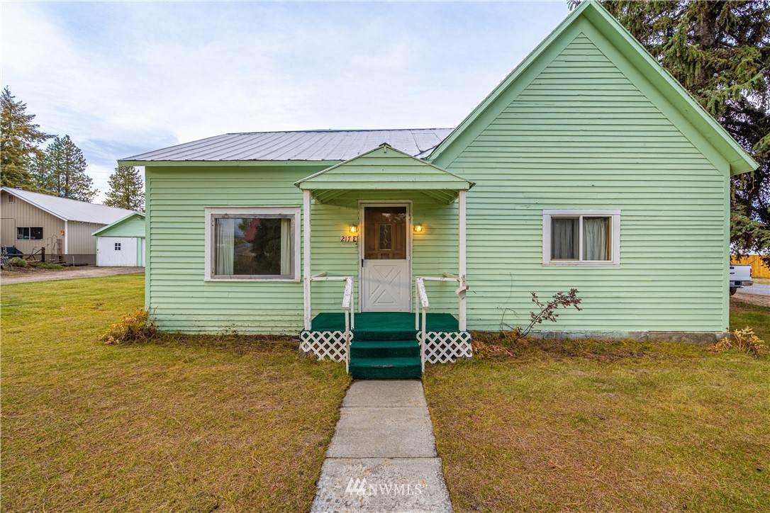 217 Poplar Street - Photo 1