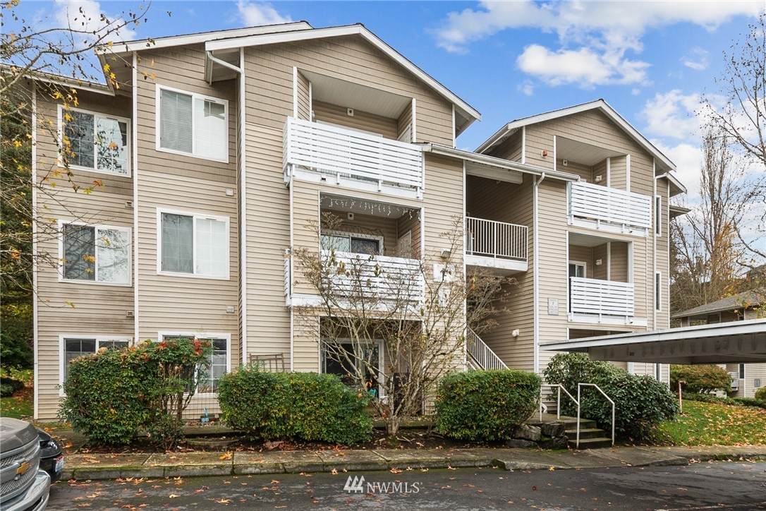 801 Rainier Avenue - Photo 1