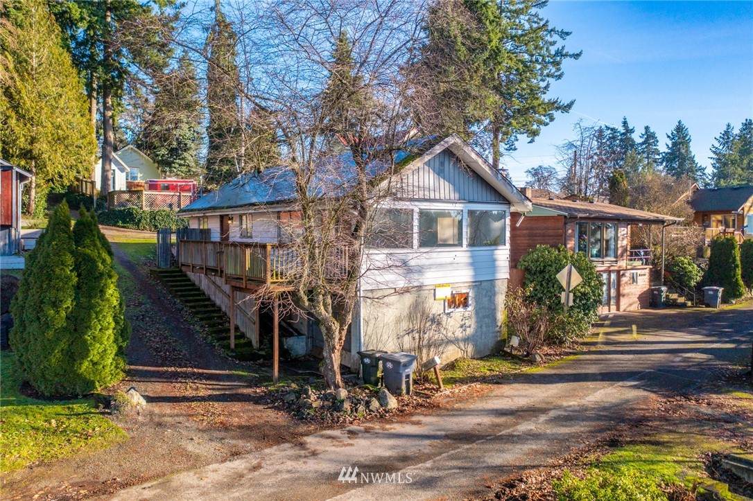 16015 Lakeside Drive - Photo 1
