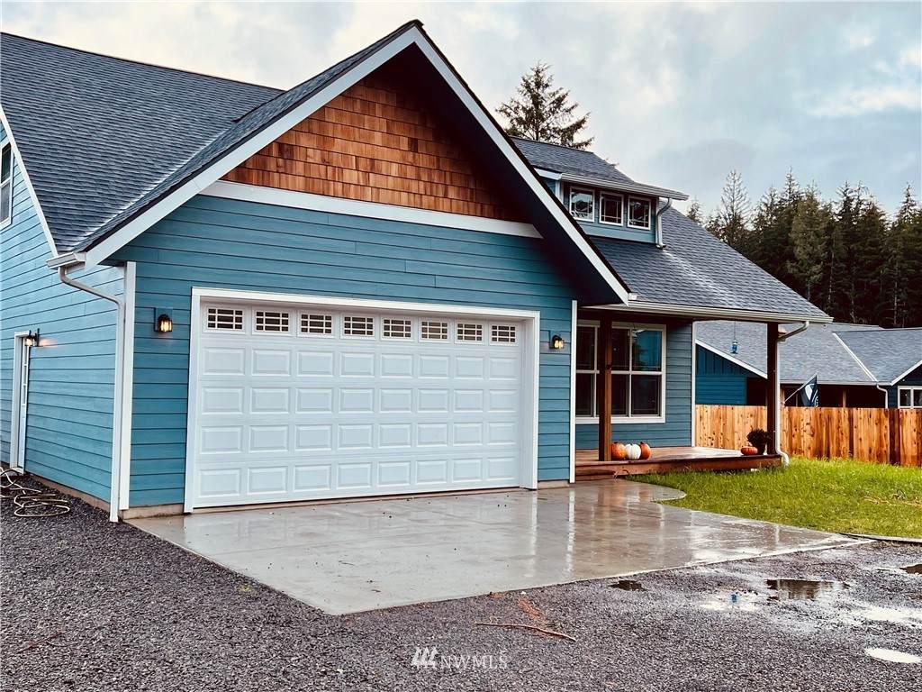 220 King Richards Way - Photo 1