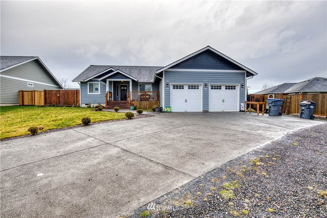 518 Woodside - Photo 1