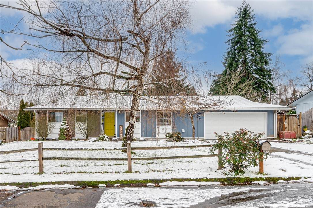 7911 103rd Avenue - Photo 1