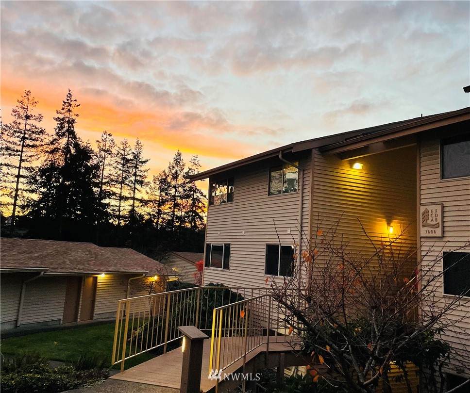 7606 37th Street - Photo 1
