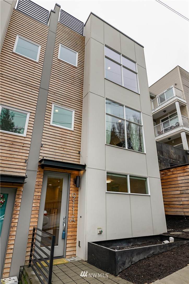 911 50th Street - Photo 1