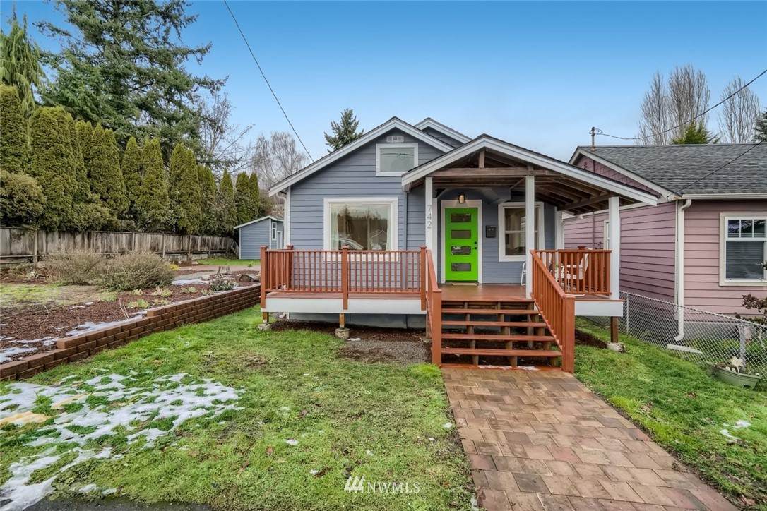 742 Director Street - Photo 1