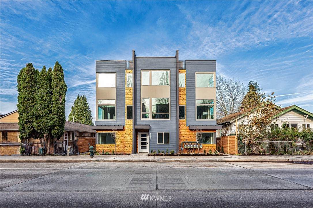 832 Cloverdale - Photo 1