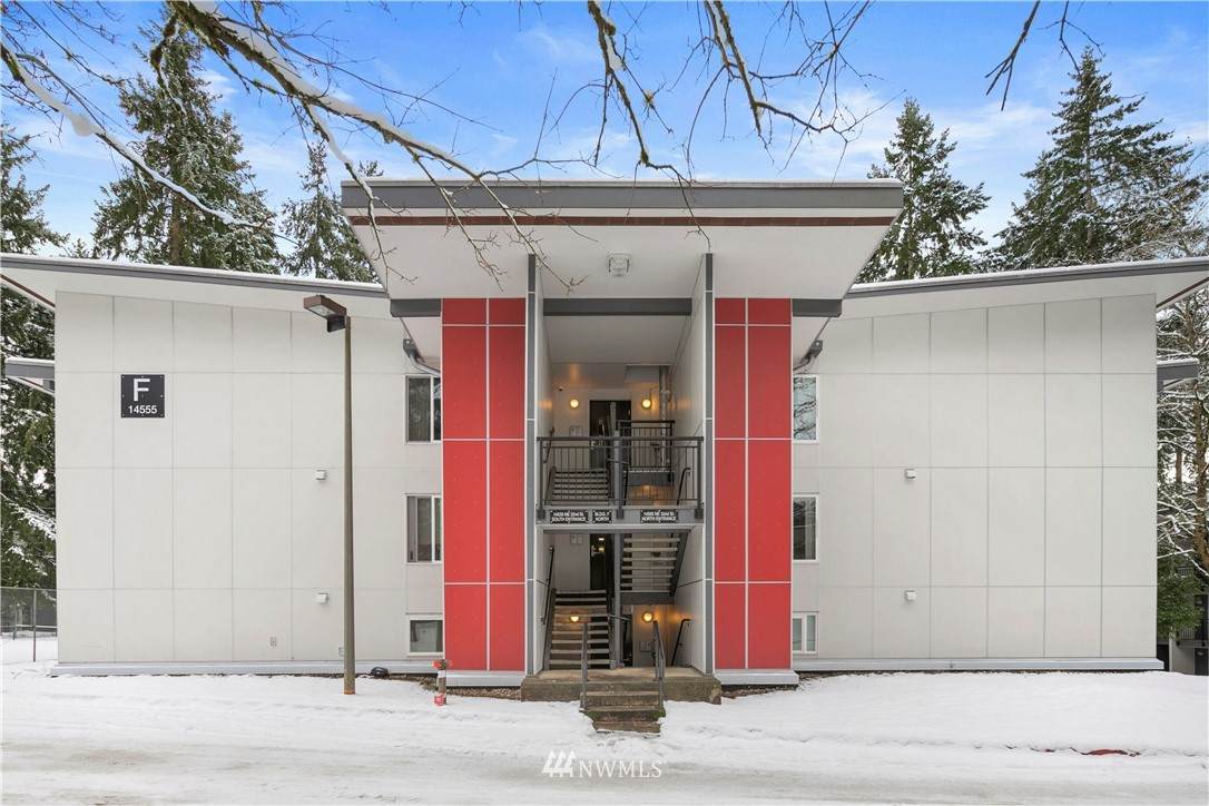 14555 32ND Street - Photo 1