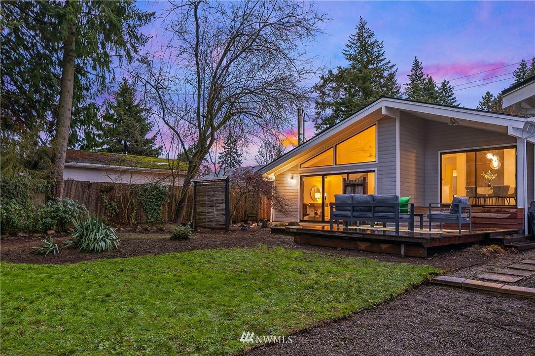 10737 Phinney Avenue - Photo 1