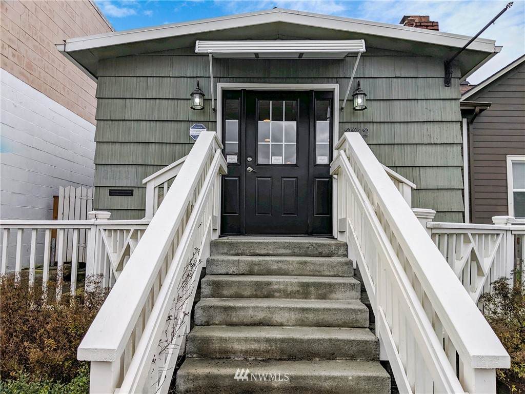 2212 Broadway Avenue - Photo 1
