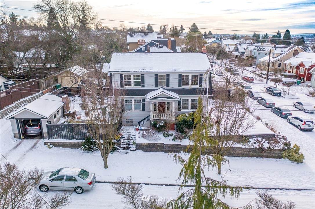 203 65th Street - Photo 1