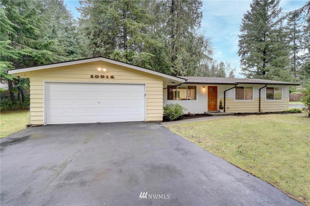 10914 Deepwood Drive - Photo 1
