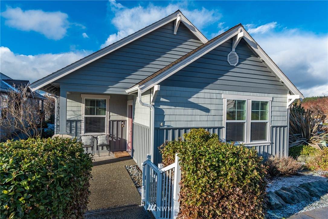 1611 Vanguard Street - Photo 1