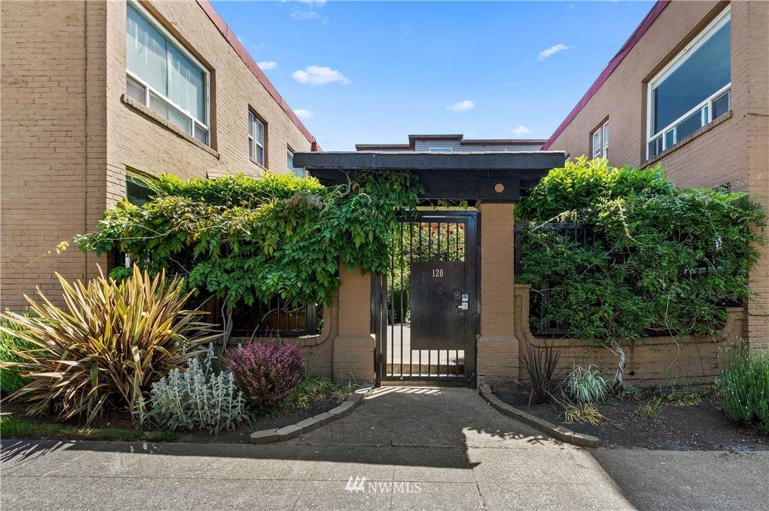 120 14th Avenue - Photo 1
