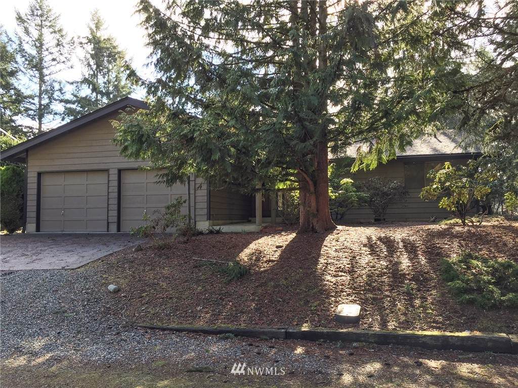 151 Leslie Lane - Photo 1
