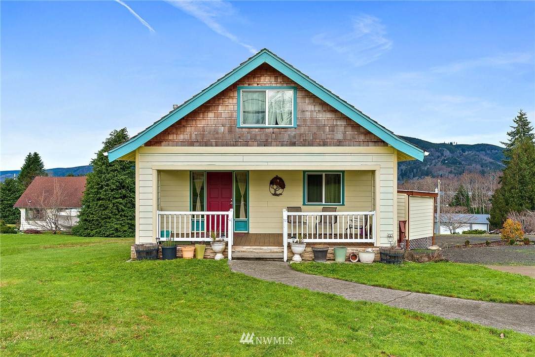 913 Broadway Street - Photo 1