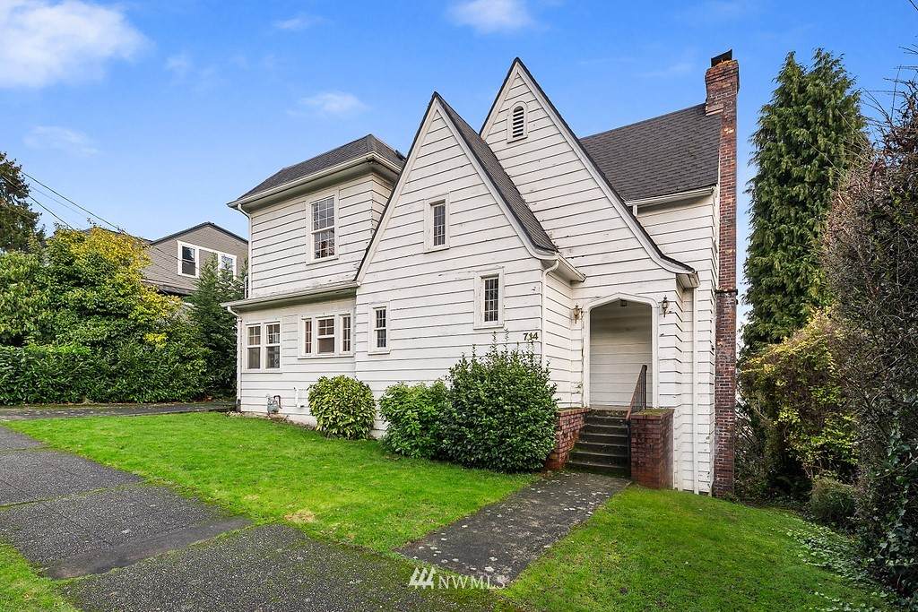 714 33rd Avenue - Photo 1