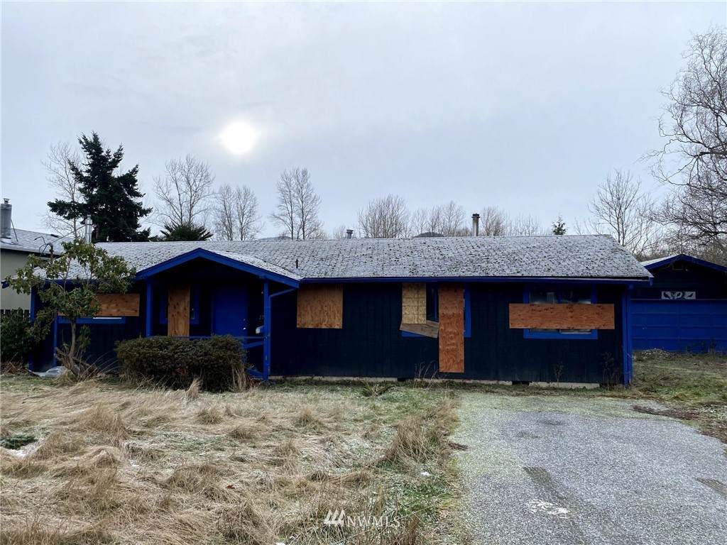 2710 Donovan Avenue - Photo 1