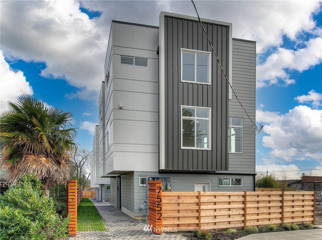 7552 43rd Avenue - Photo 1