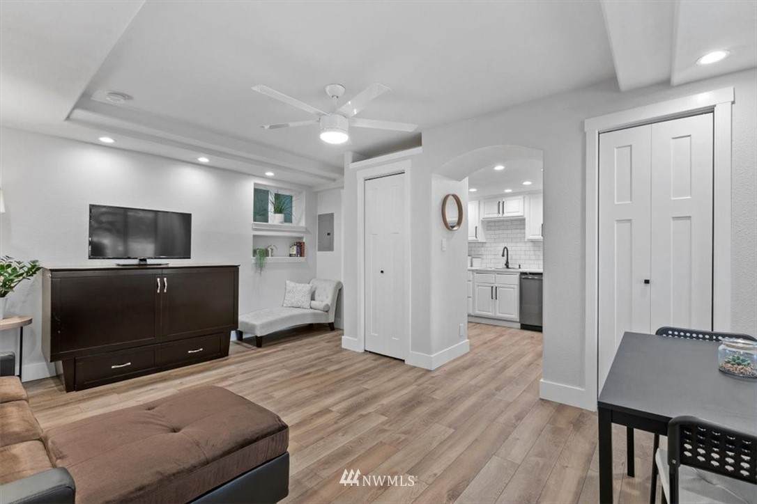22940 10th Avenue - Photo 1