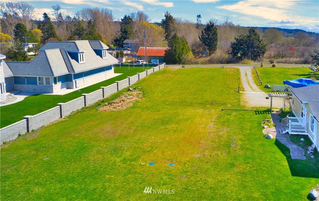 585 Marine Drive - Photo 1