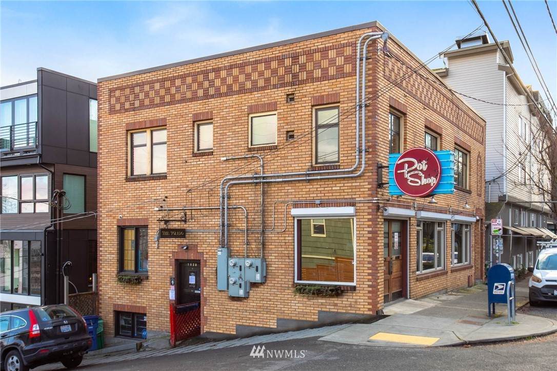 1628 Dexter Avenue - Photo 1