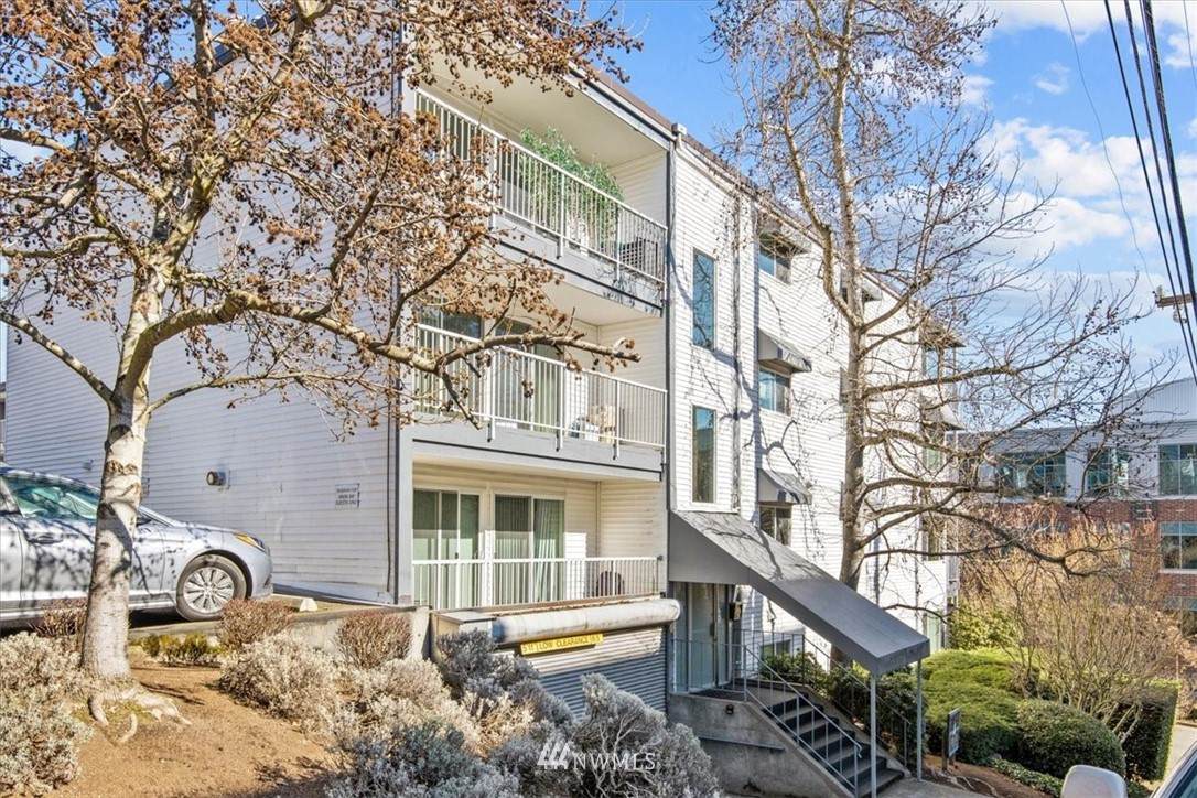 762 Hayes Street - Photo 1