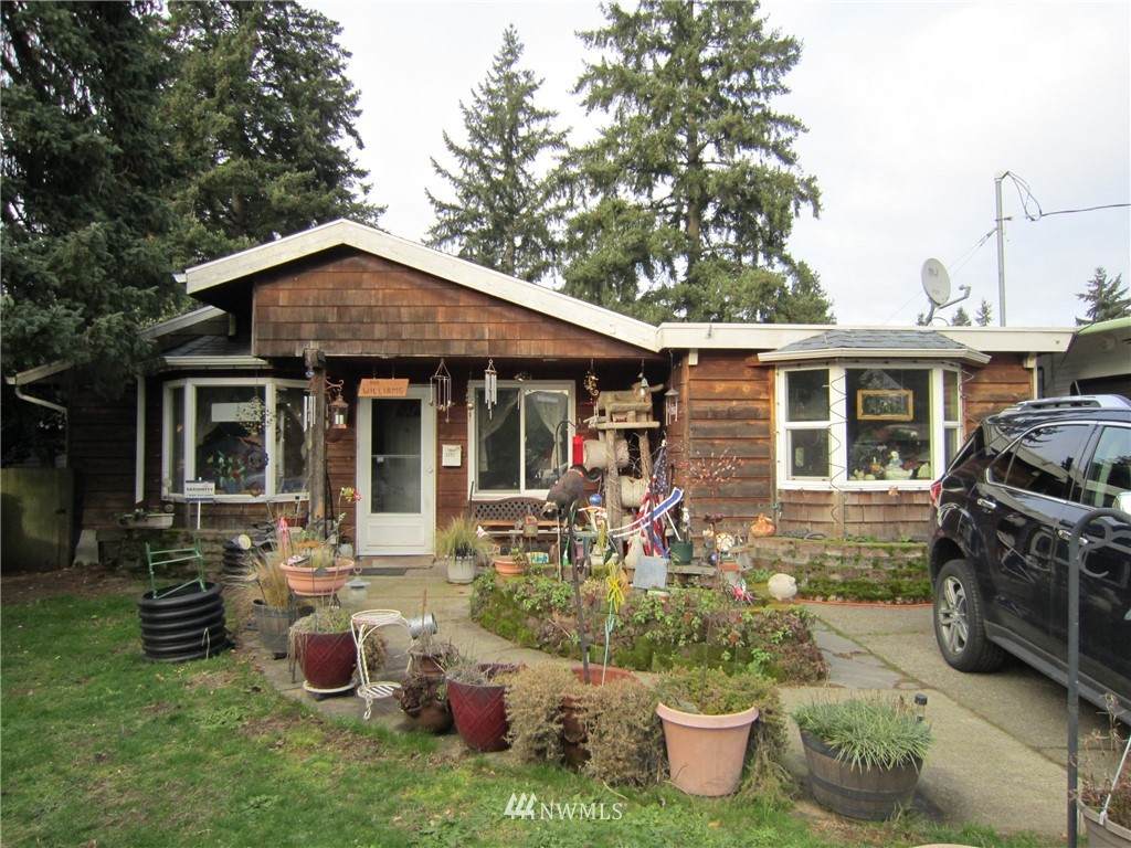 2320 10th Place - Photo 1