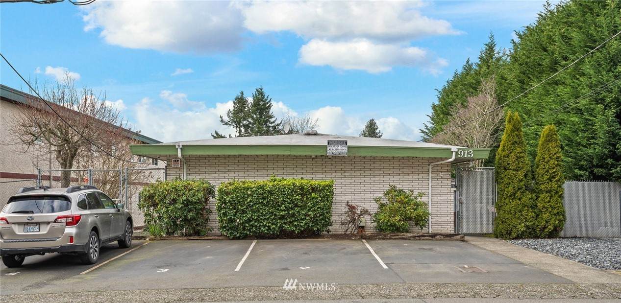 913 Harrington Avenue - Photo 1
