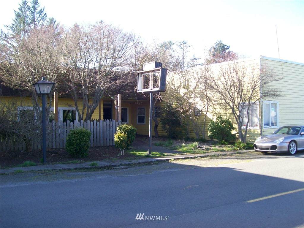 3815 L Place - Photo 1