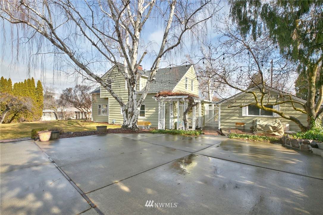 3310 Summitview Avenue - Photo 1