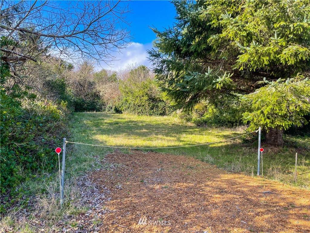 799 Island Circle - Photo 1