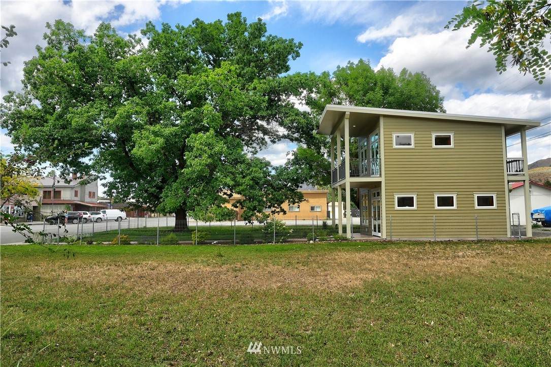 214 Glover St - Photo 1
