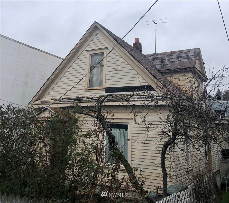 448 35th Street - Photo 1